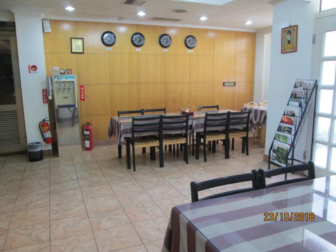Huangjia Motel Tainan Exteriör bild
