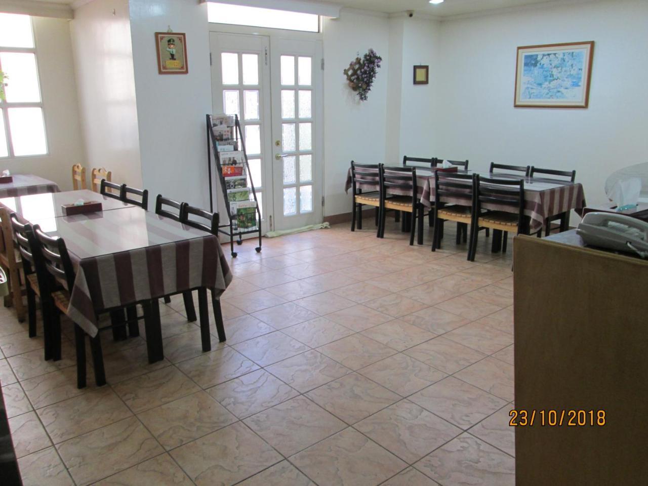 Huangjia Motel Tainan Exteriör bild